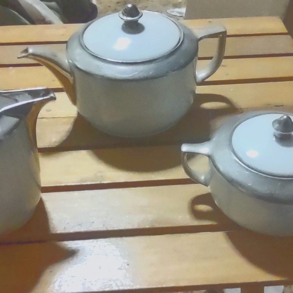 Thomas Bavaria's lanzetti 3 piece Tea set.